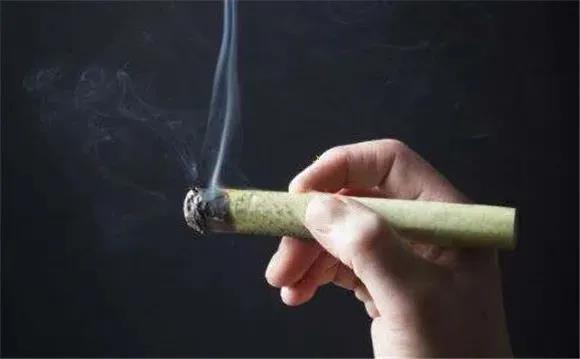 艾灸的(de)順序和(hé)注意事(shì)項！